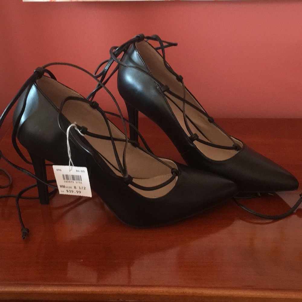 NWT lace up heels